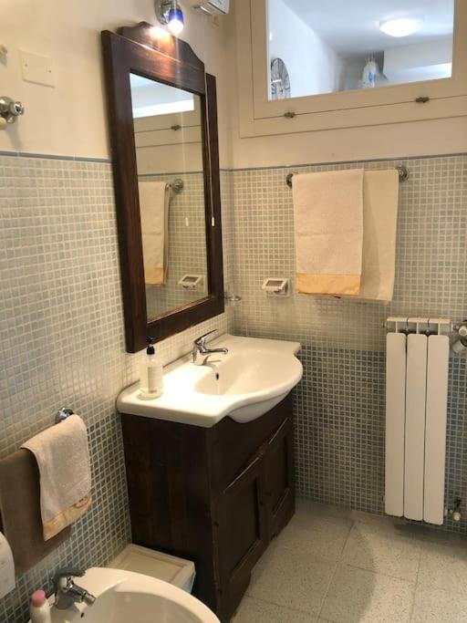 Il Glicine - Monolocale A Due Passi Dal Centro Villa อูร์บีโน ภายนอก รูปภาพ